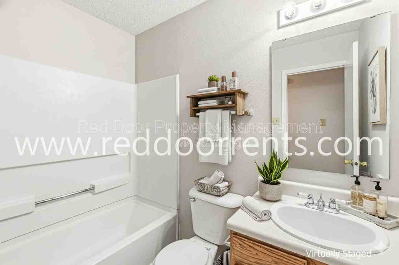 2249 Collins Way - Photo 6 of 40