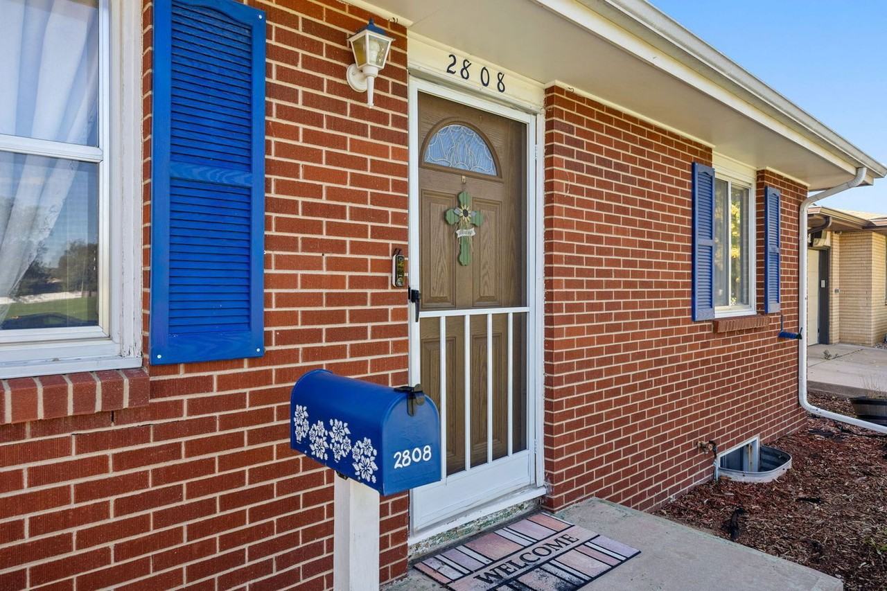 2808 W 6th St - Photo 6 of 27