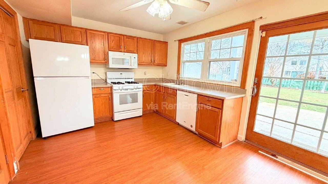 503 Harbor Ter - Photo 6 of 20