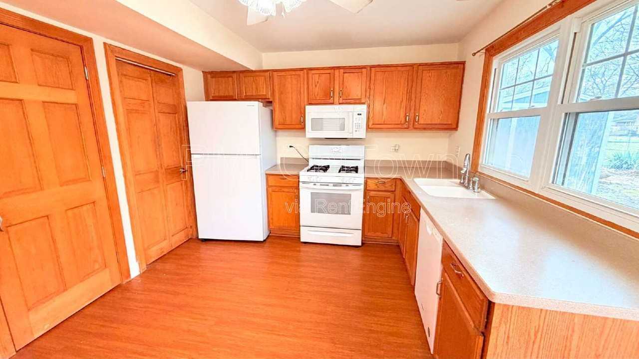 503 Harbor Ter - Photo 7 of 20