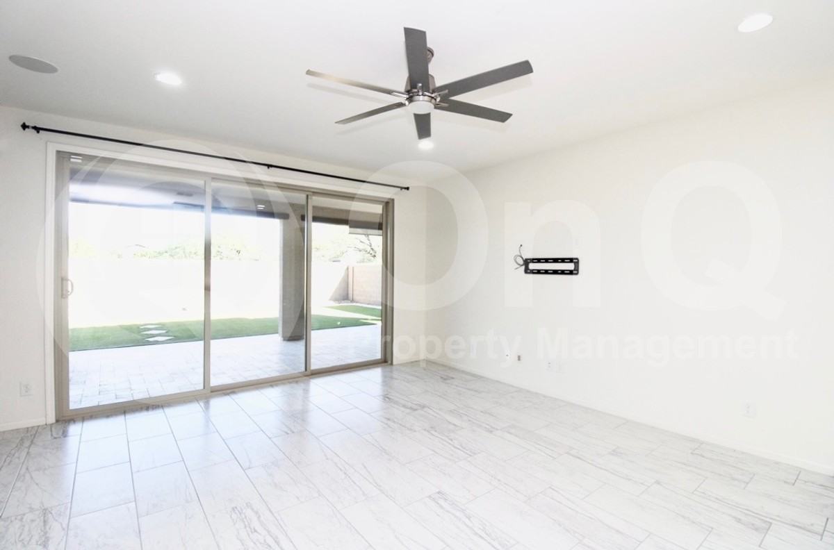 230 E Wisteria Dr - Photo 5 of 26