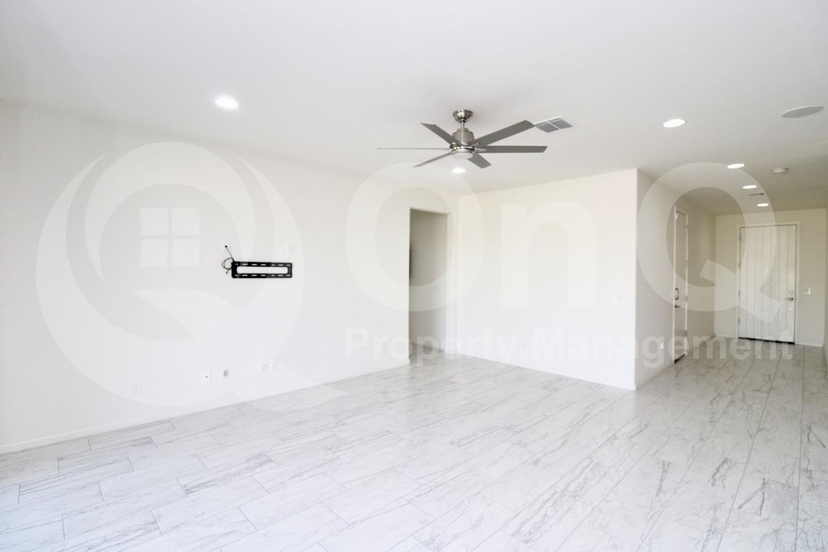 230 E Wisteria Dr - Photo 6 of 26