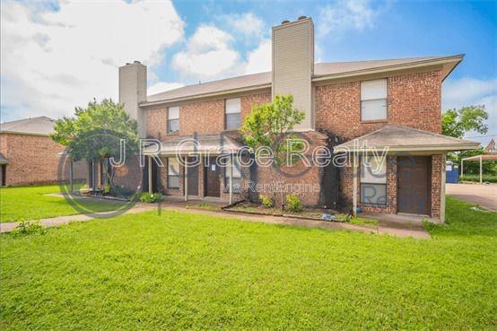 5935 Shadydell Dr - Photo 3 of 16