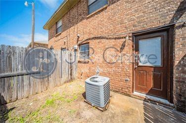 5935 Shadydell Dr - Photo 4 of 16