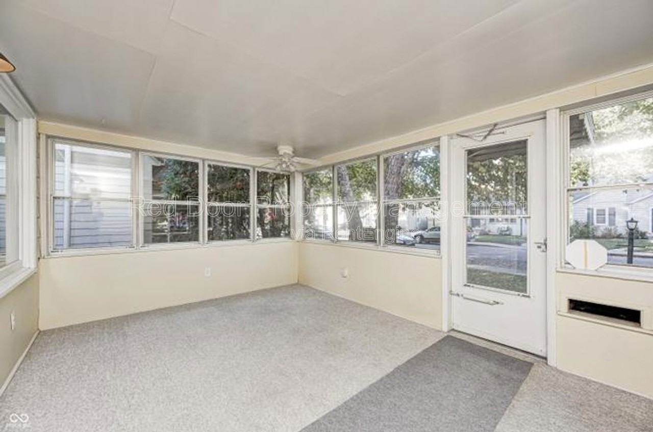 6115 Indianola Ave - Photo 6 of 31