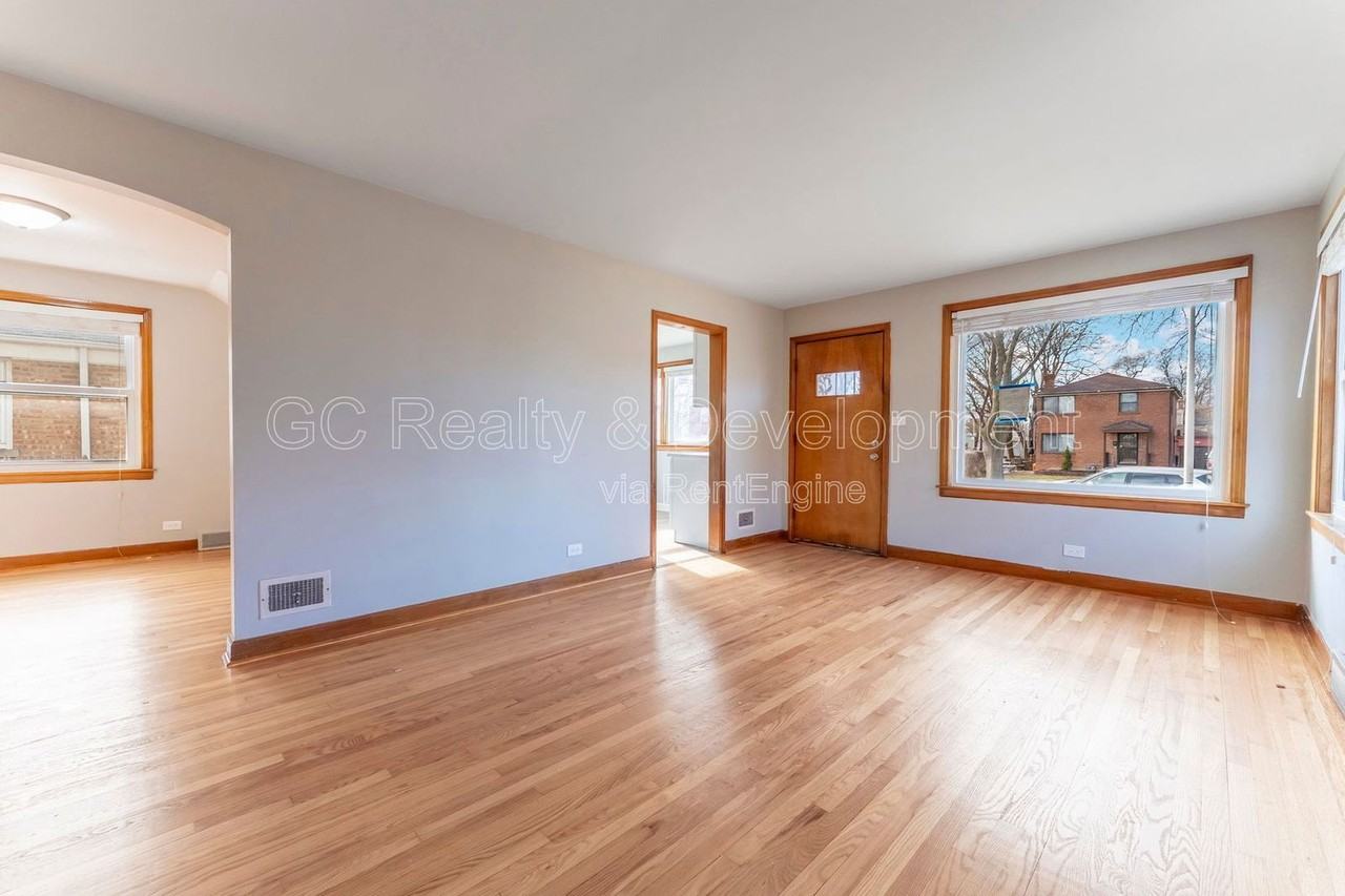 301 Bohland Ave - Photo 5 of 22