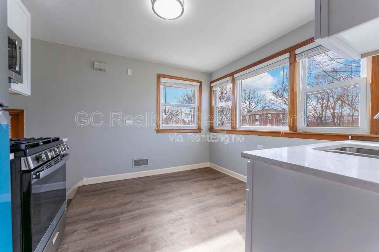 301 Bohland Ave - Photo 6 of 22