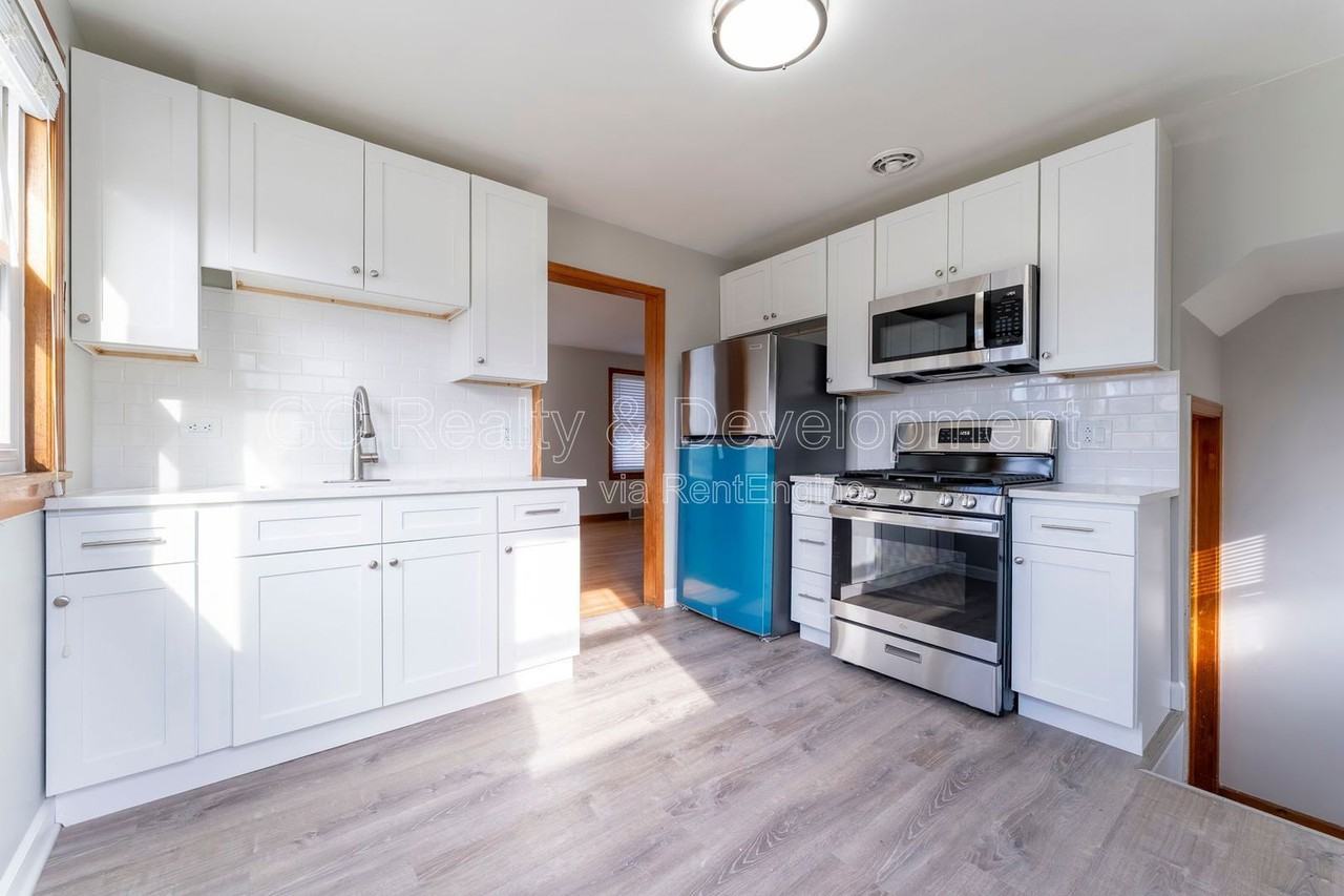 301 Bohland Ave - Photo 7 of 22