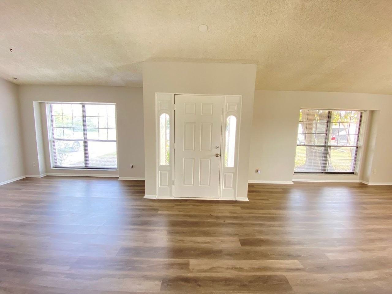 12948 Broakfield Cir - Photo 4 of 27