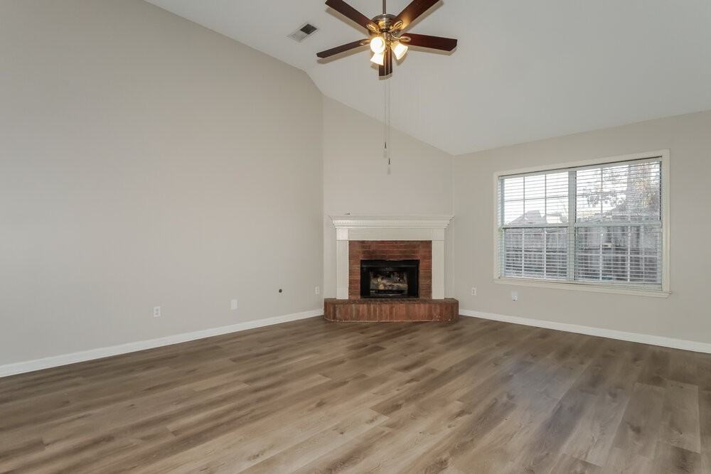 7643 Shadow Hills Dr - Photo 4 of 16
