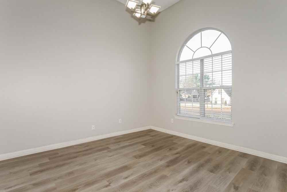 7643 Shadow Hills Dr - Photo 5 of 16