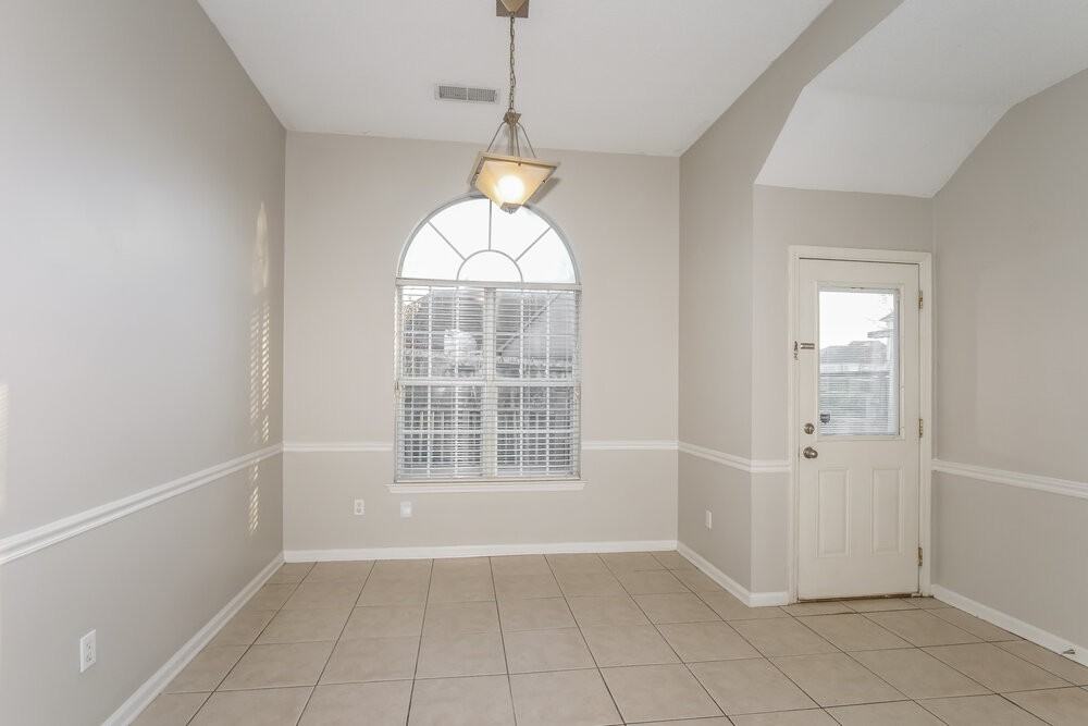 7643 Shadow Hills Dr - Photo 6 of 16