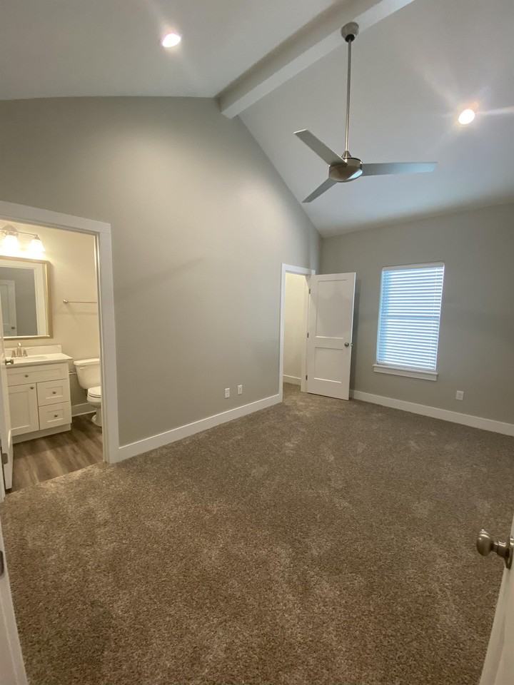 400 Highlands St #1 - Photo 2 of 20