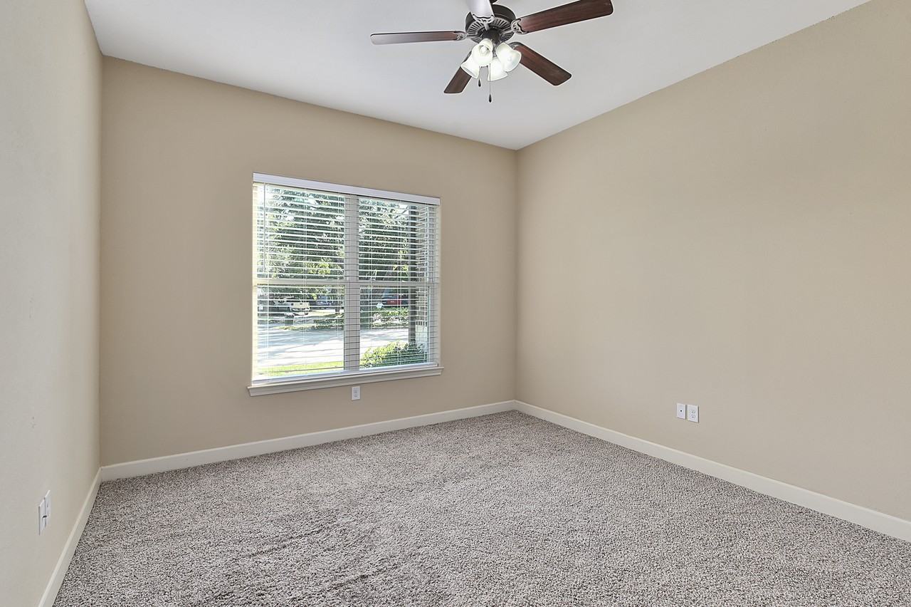 1406 Lemon Tree Ln #1 - Photo 7 of 12