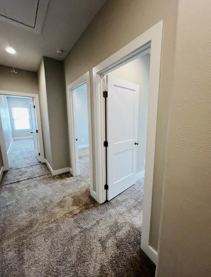 308 Poplar St #1 - Photo 3 of 32