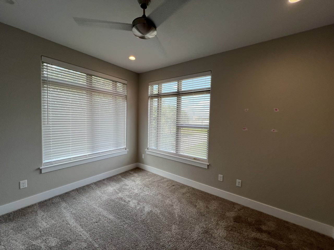 308 Poplar St #1 - Photo 5 of 39