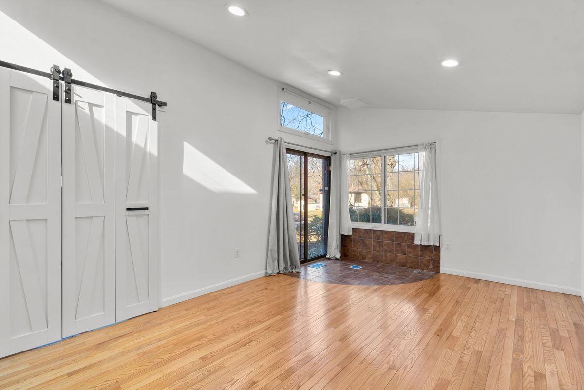 9317 Farewell Rd - Photo 5 of 16