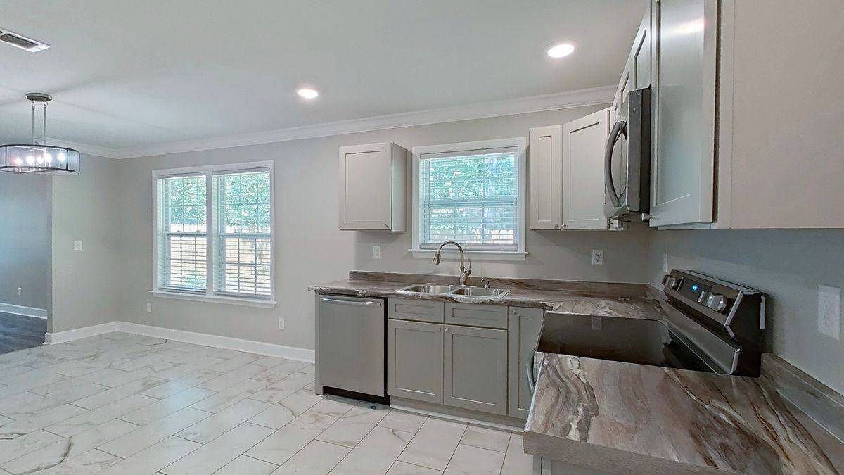 211 Lucy St - Photo 6 of 35