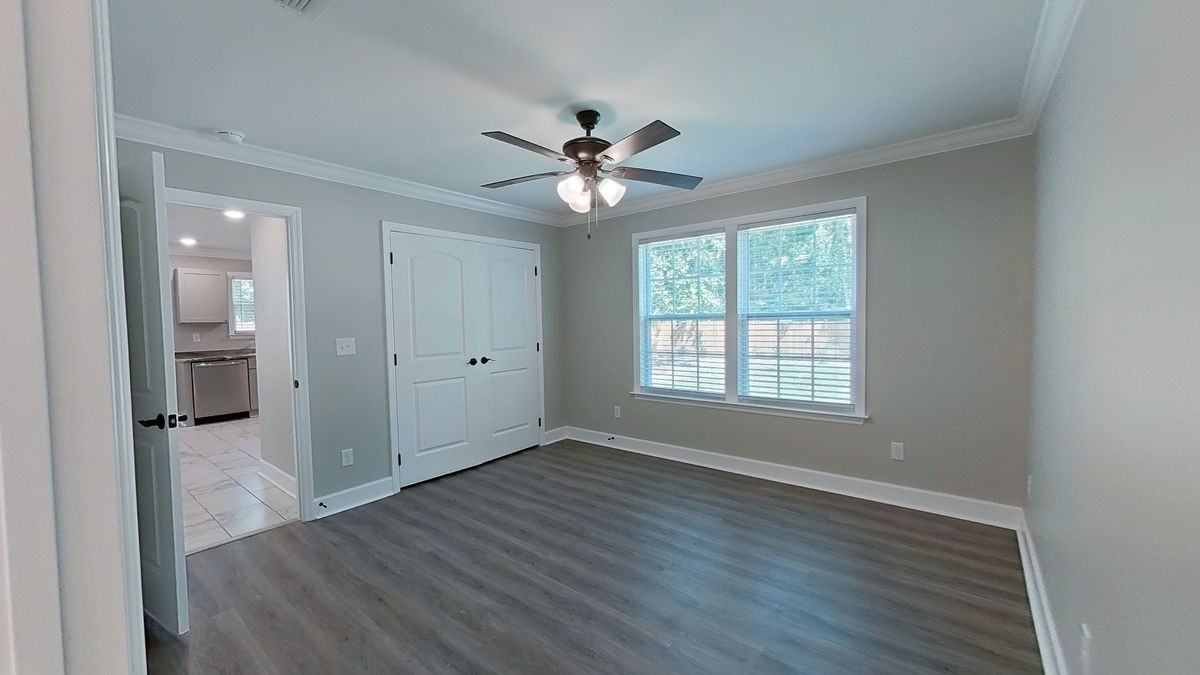 211 Lucy St - Photo 7 of 35