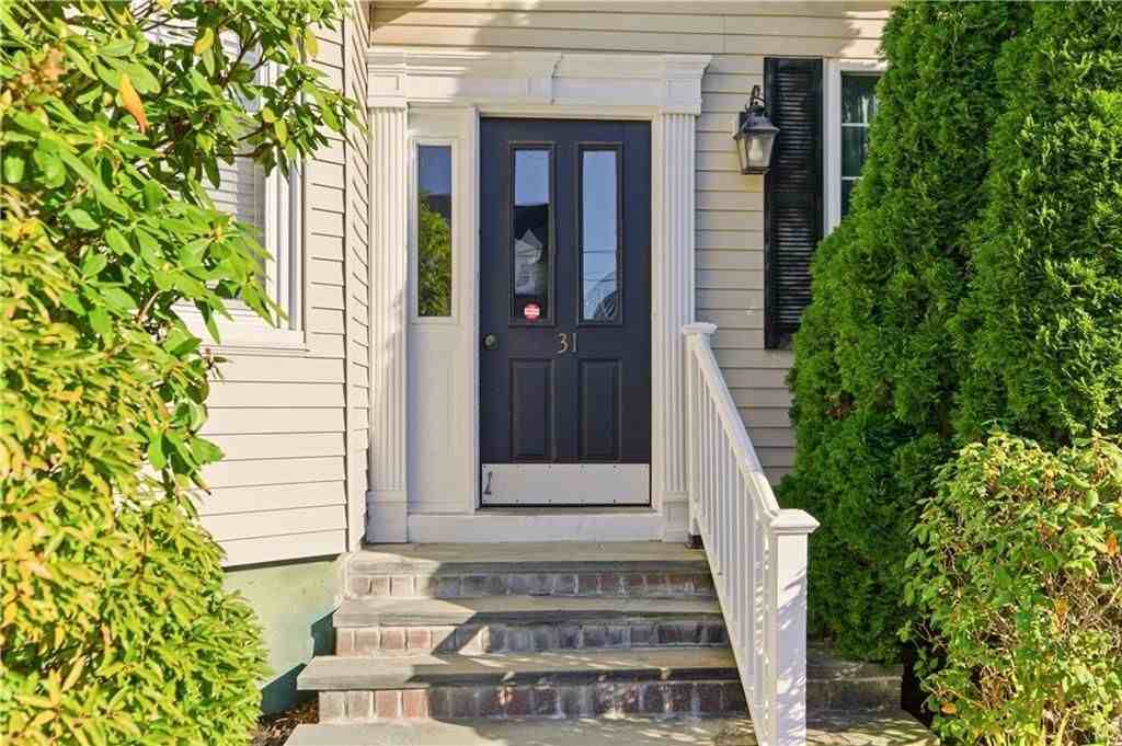 31 Bayside Ave ##4 - Photo 2 of 25