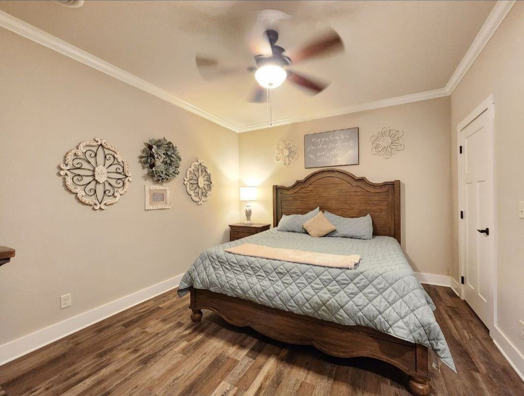 250 Horn Ln - Photo 3 of 11