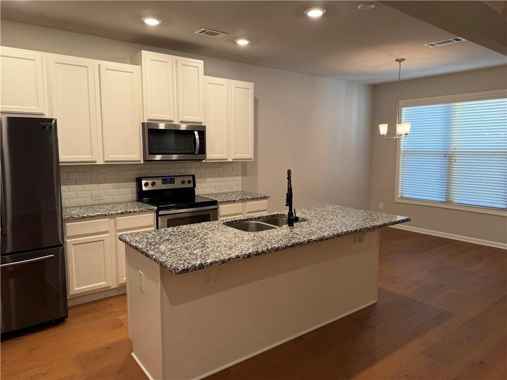 7811 Silk Tree Pointe - Photo 7 of 20