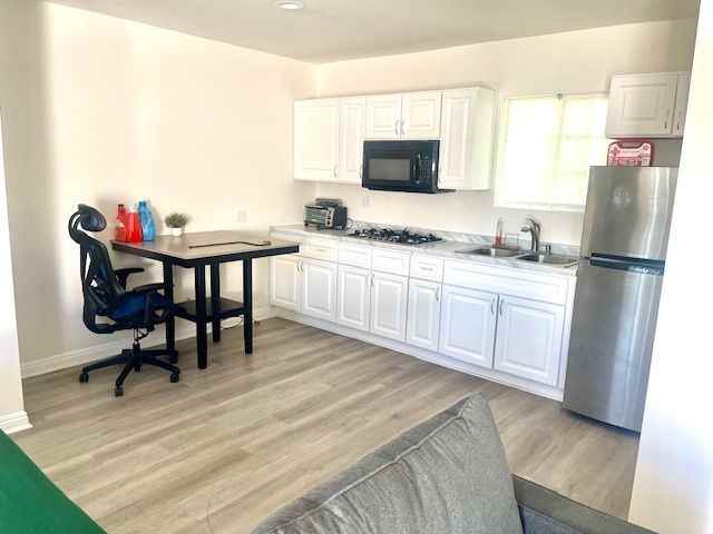 5907 Zelzah Ave - Photo 3 of 9