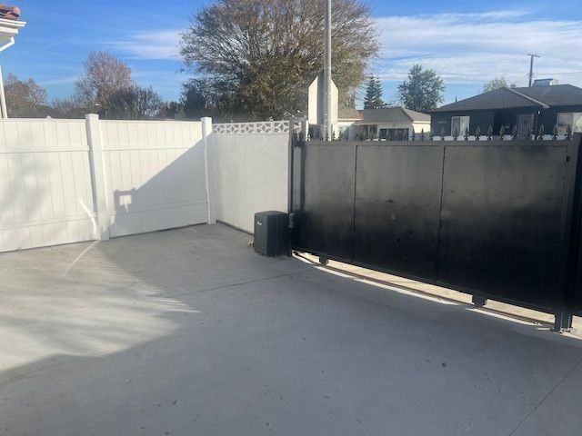 5907 Zelzah Ave - Photo 5 of 9