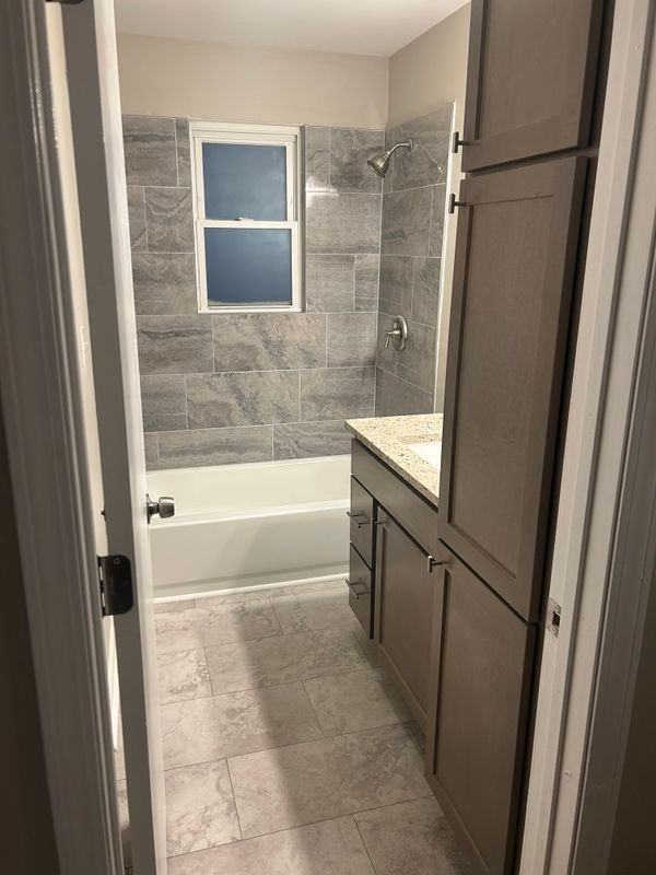 20135 Eureka Rd - Photo 3 of 15