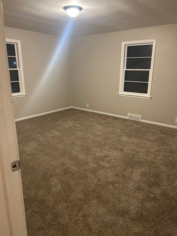 20135 Eureka Rd - Photo 5 of 15