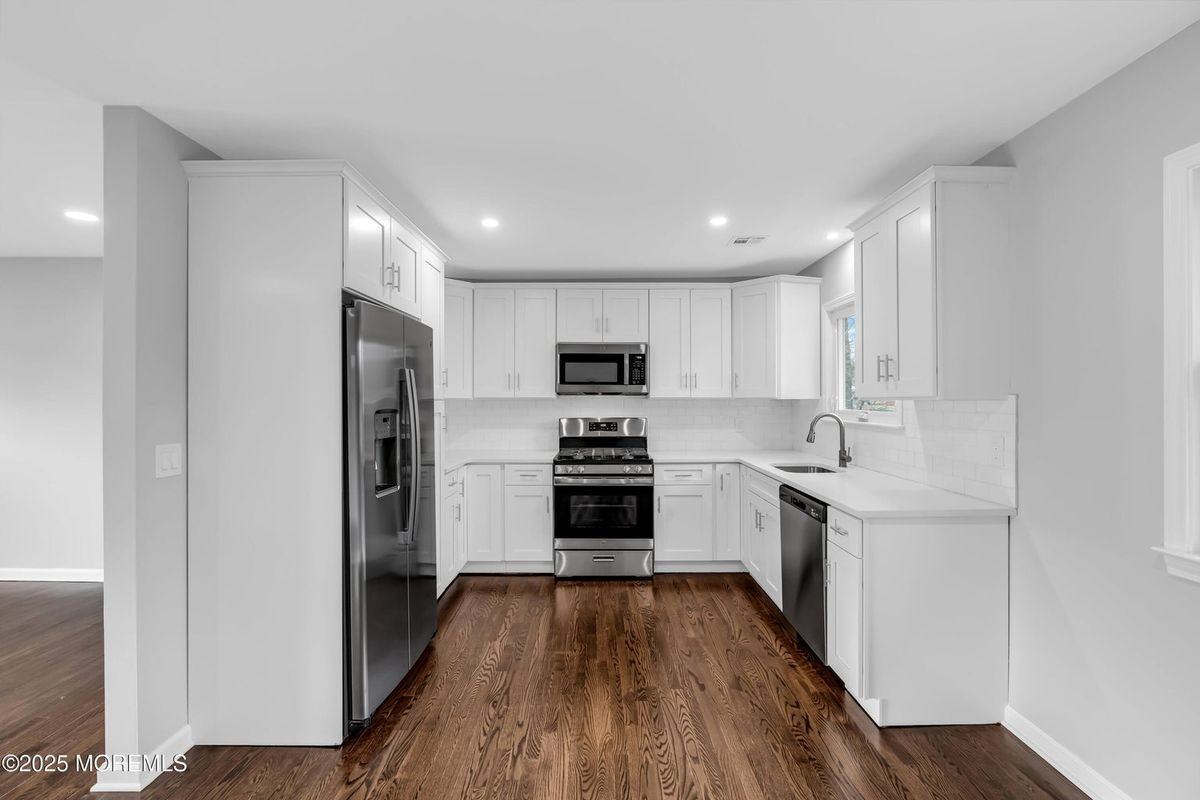 1230 Dove St - Photo 3 of 3