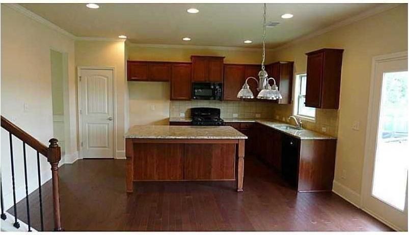 6010 Pine Bluff Dr - Photo 2 of 17