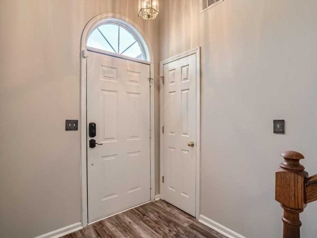 2817 Manor Glen Ln - Photo 4 of 30