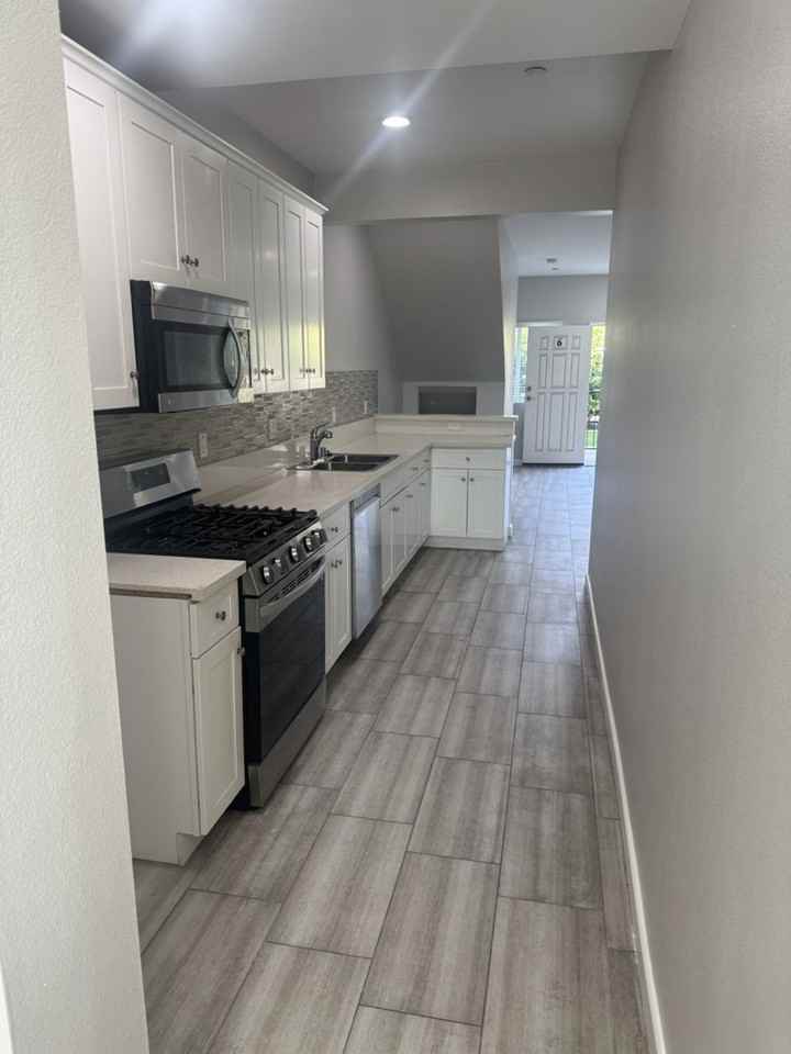 13665 Arrow Blvd #6 - Photo 4 of 24