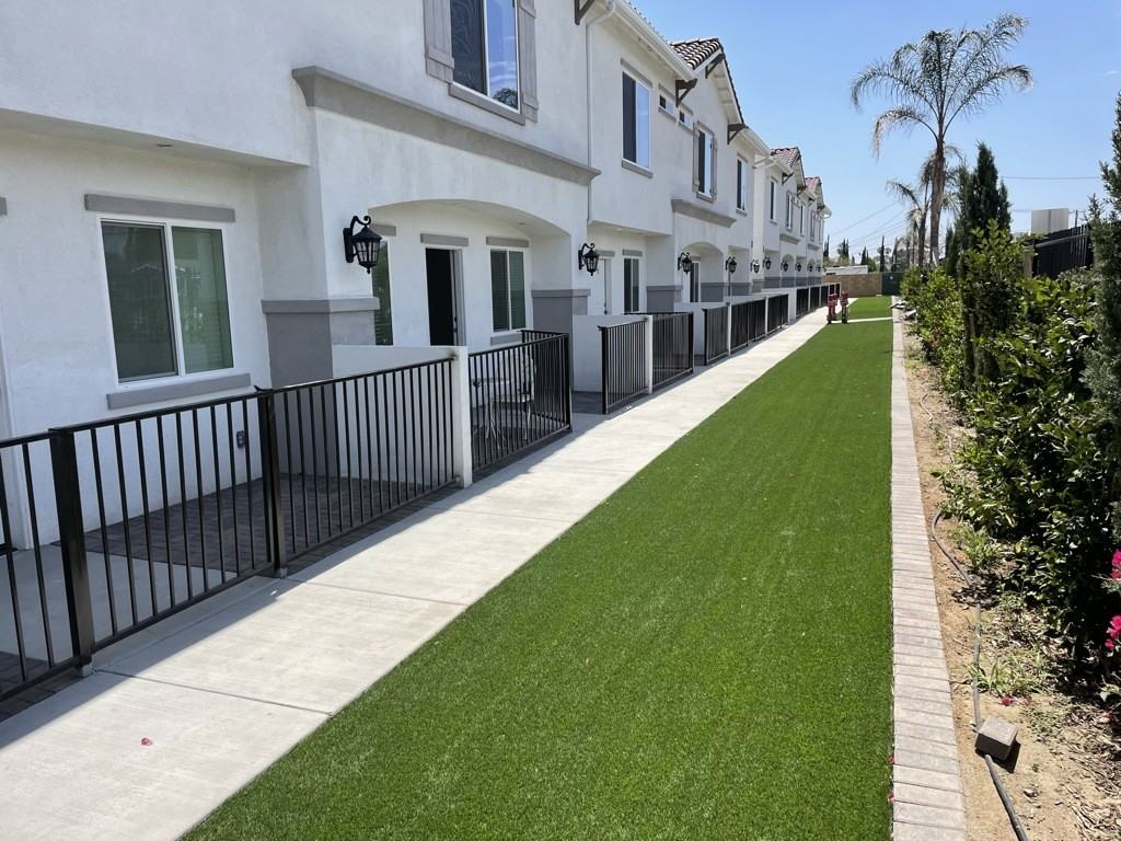 13665 Arrow Blvd #6 - Photo 6 of 24