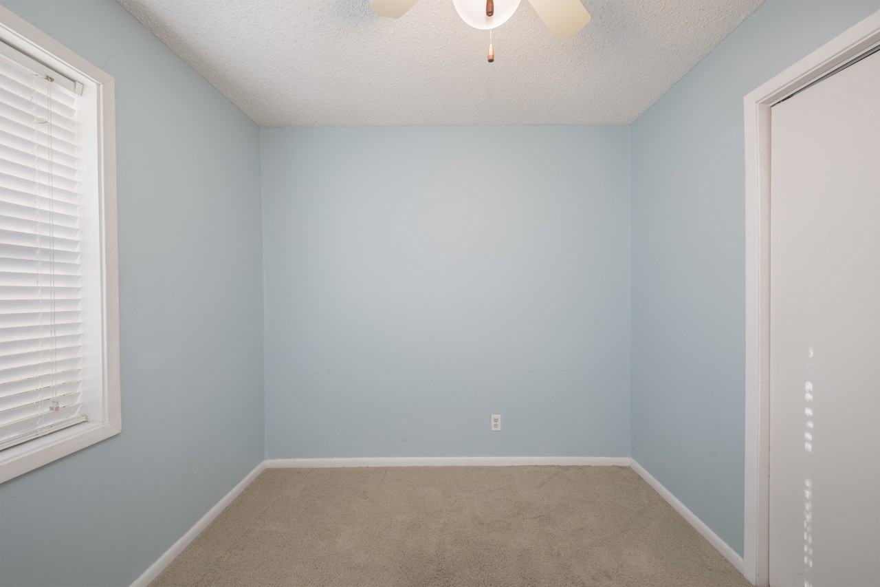 115 Sparks Dr - Photo 3 of 16