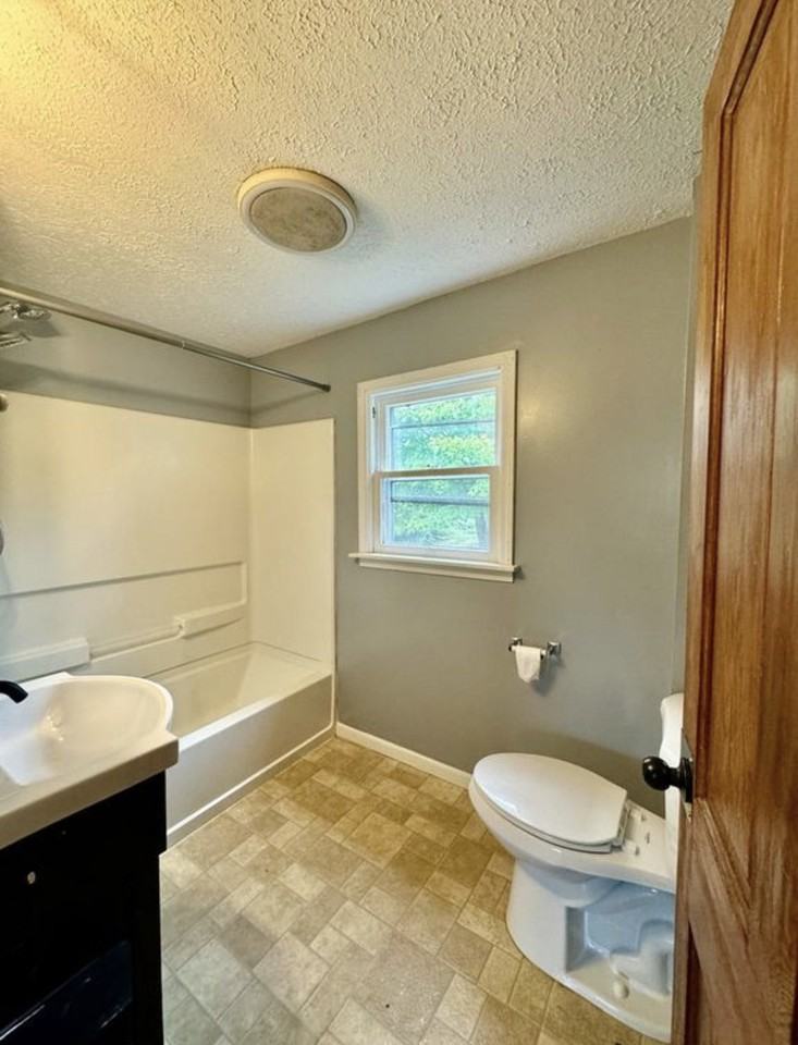 453 Van Buren St - Photo 2 of 10