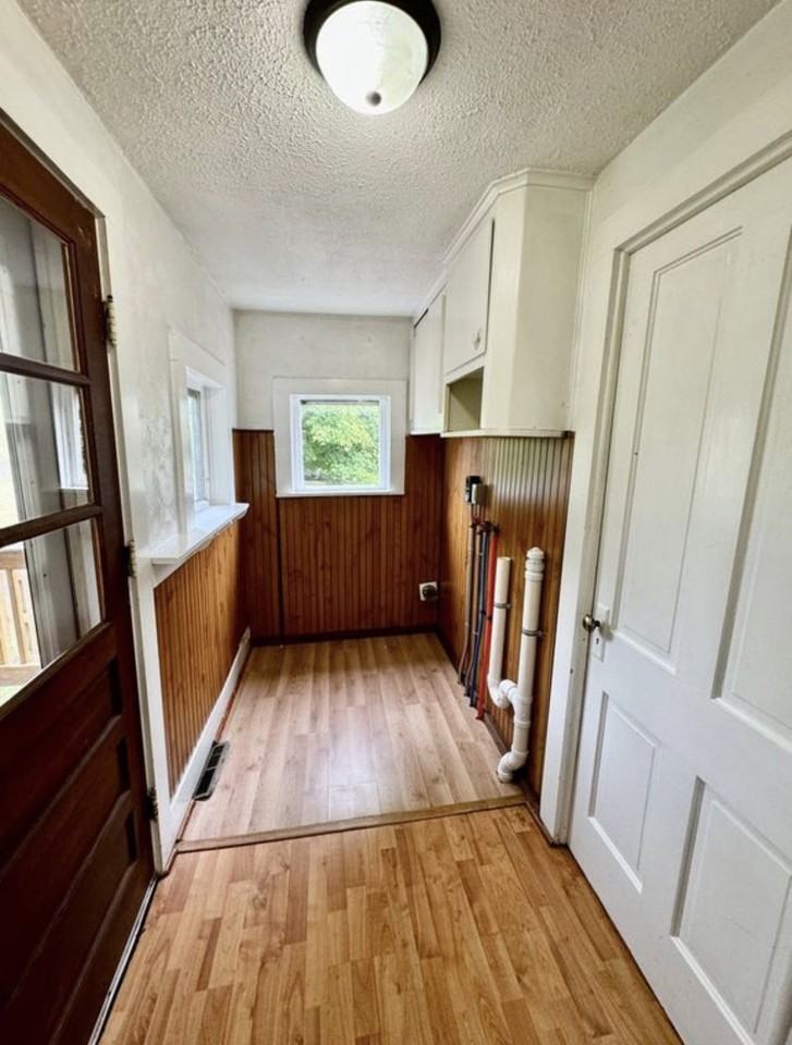 453 Van Buren St - Photo 7 of 10