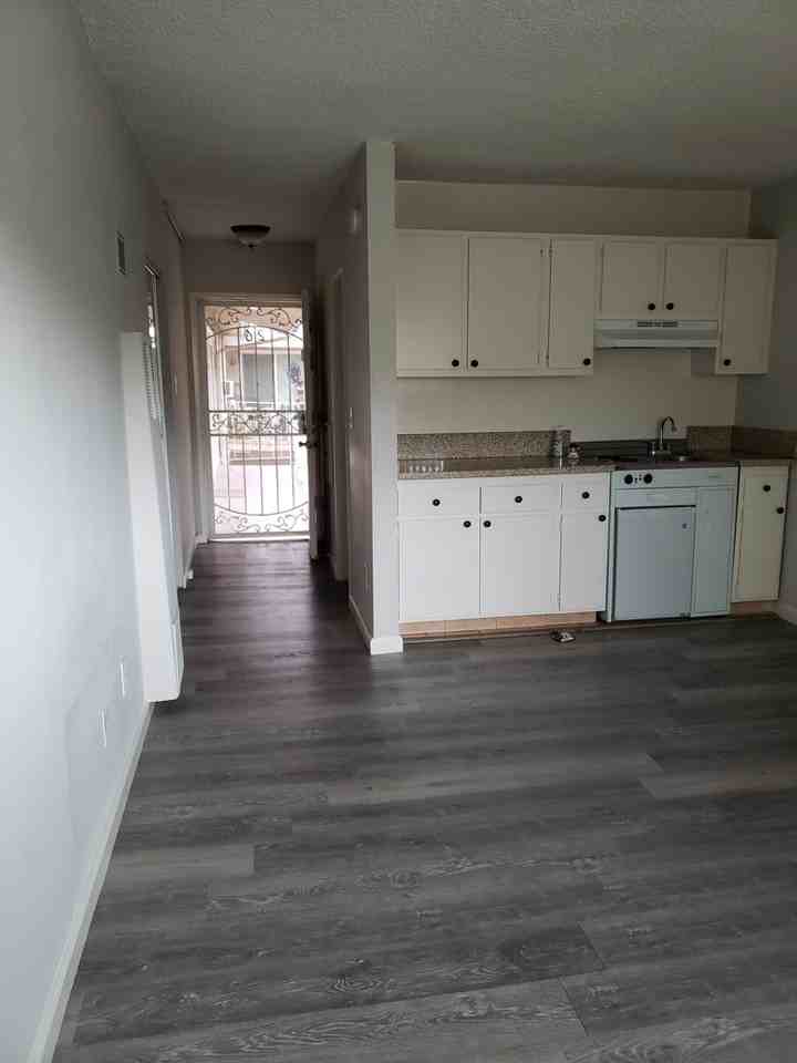 5150 Woodman Ave #26 - Photo 5 of 11