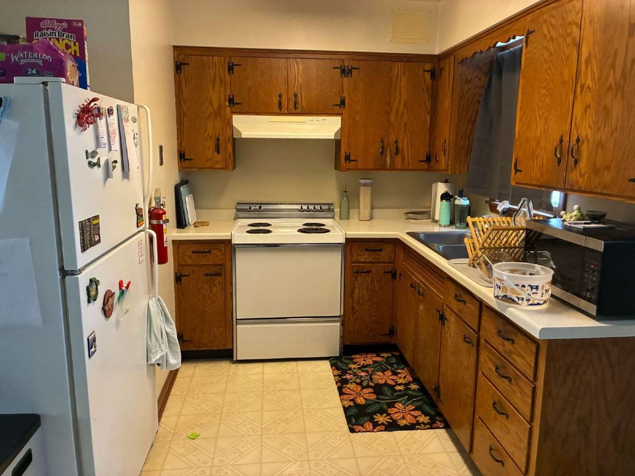 1215 State St Apt 4 - Photo 5 of 17