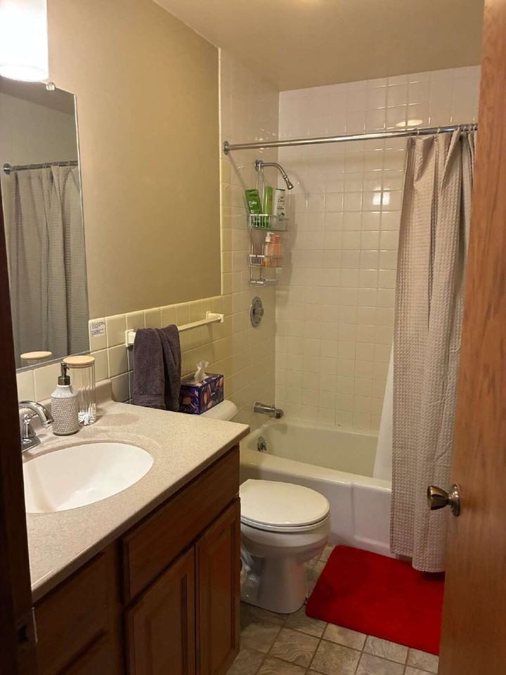 1215 State St Apt 4 - Photo 6 of 17