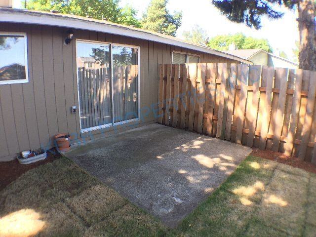 205 Se Sweetbriar Ln - Photo 3 of 14