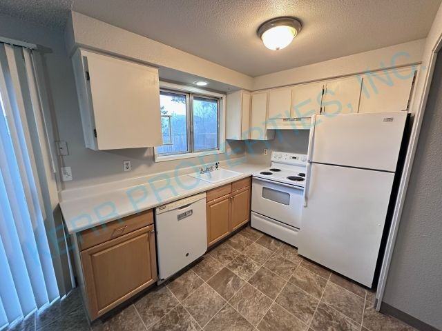 205 Se Sweetbriar Ln - Photo 6 of 14