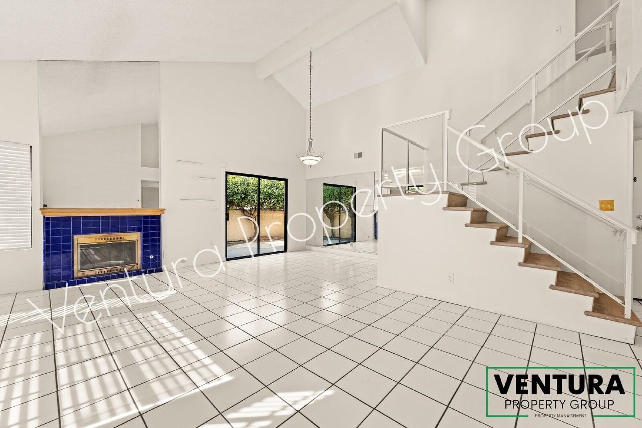 403 Las Palomas Dr - Photo 3 of 30