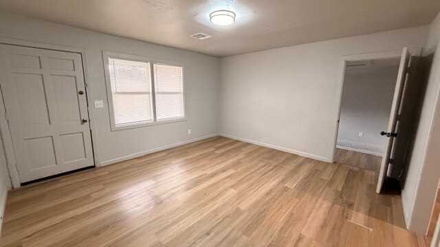 3214 S Saint Clair Ave - Photo 3 of 14