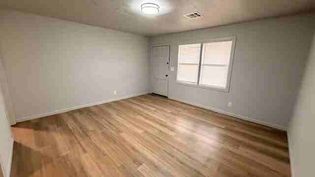 3214 S Saint Clair Ave - Photo 4 of 14