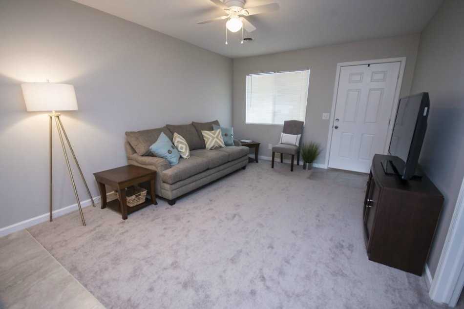 526 Gerald Ct - Photo 2 of 12