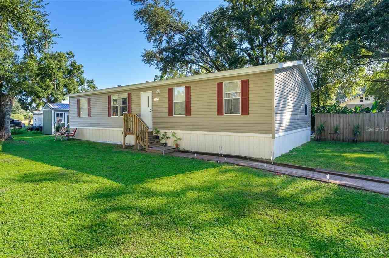 1621 Tangerine St - Photo 3 of 36