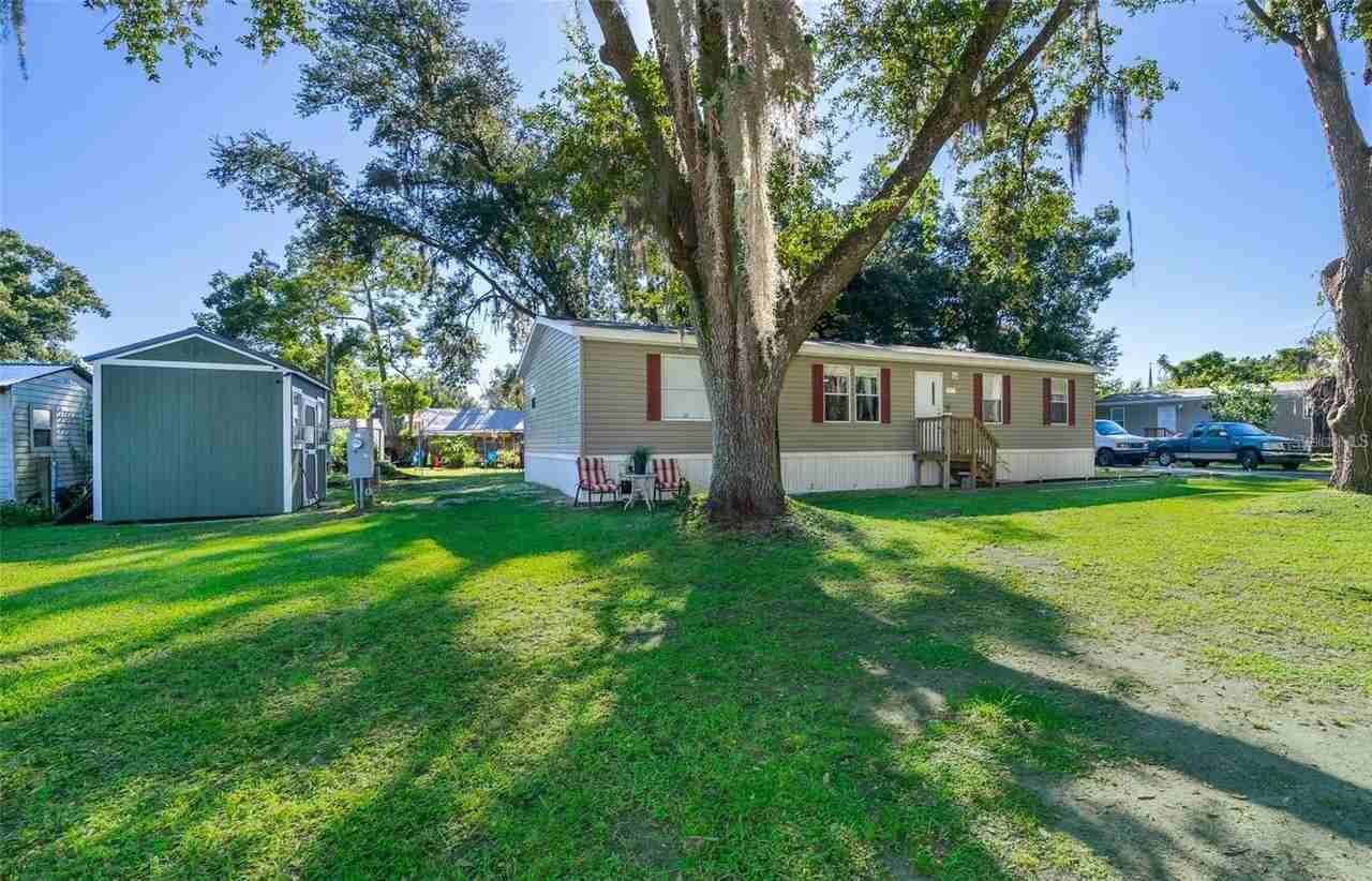 1621 Tangerine St - Photo 5 of 36