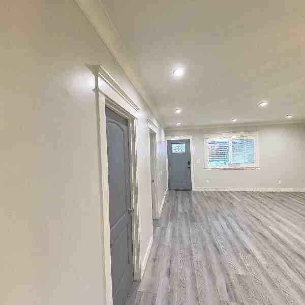 24673 Woodward Ave - Photo 3 of 14